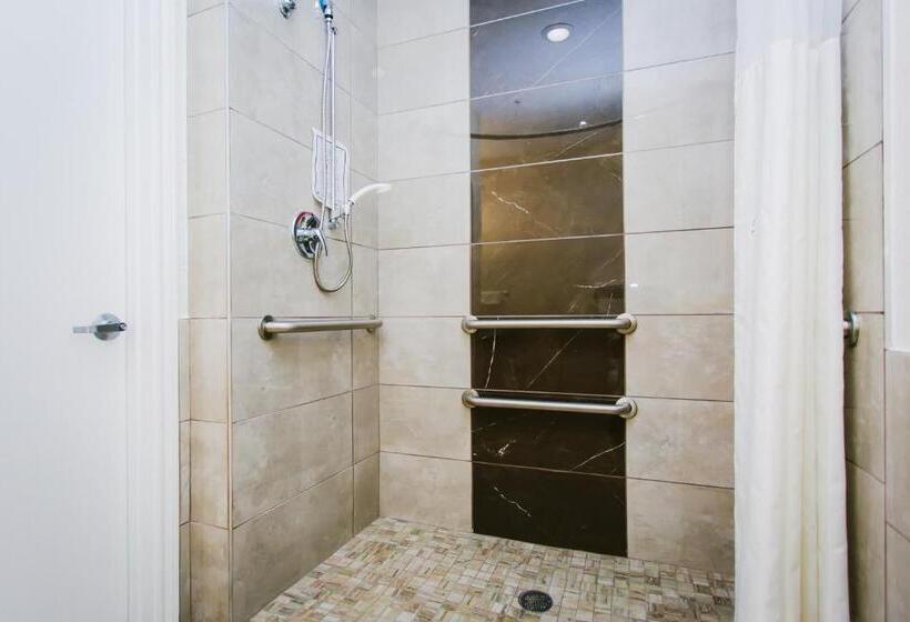 מוטל Scottish Inn & Suites