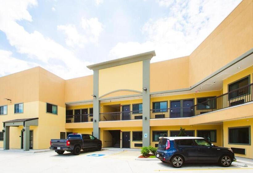 מוטל Scottish Inn & Suites