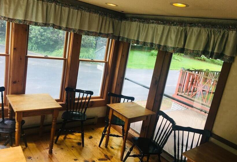 مبيت وإفطار Carriage Barn Inn