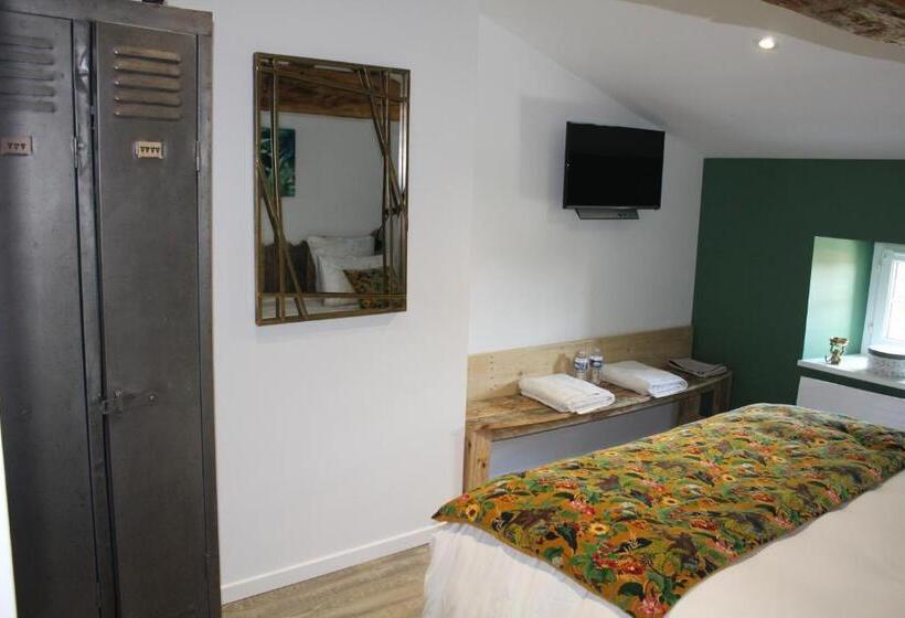 تختخواب و صبحانه Chambres D'hôtes Logis Charrier Le Petit Bignon