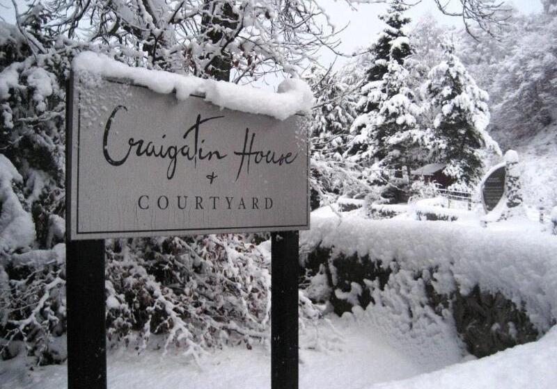 Bed and Breakfast Craigatin House & Courtyard
