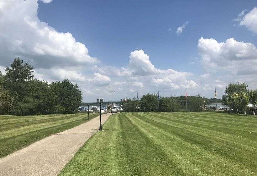 مبيت وإفطار Knockninny Country House & Marina