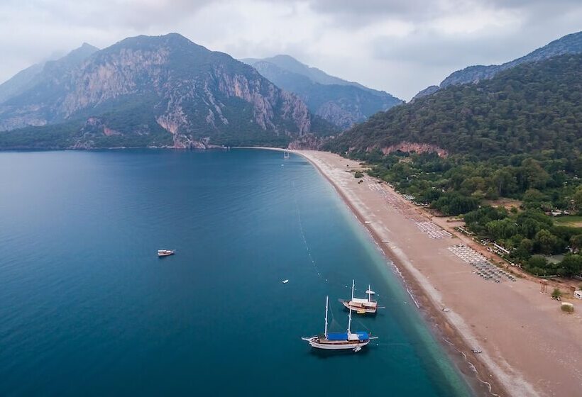 تختخواب و صبحانه Villa Lukka