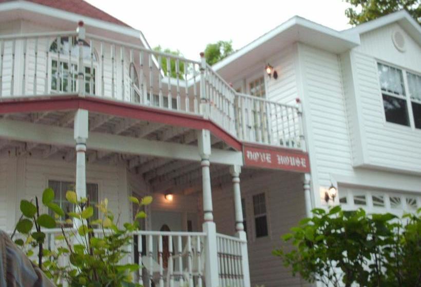 Dove House Bed & Breakfast Harbourside