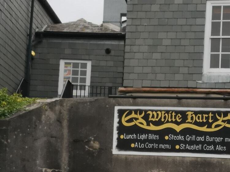 簡易ホテル The White Hart