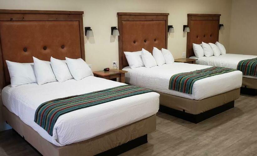 فندق Bluff Dwellings Resort