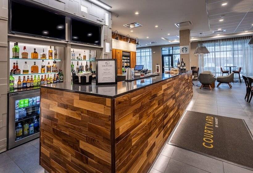 فندق Courtyard By Marriott East Lansing Okemos