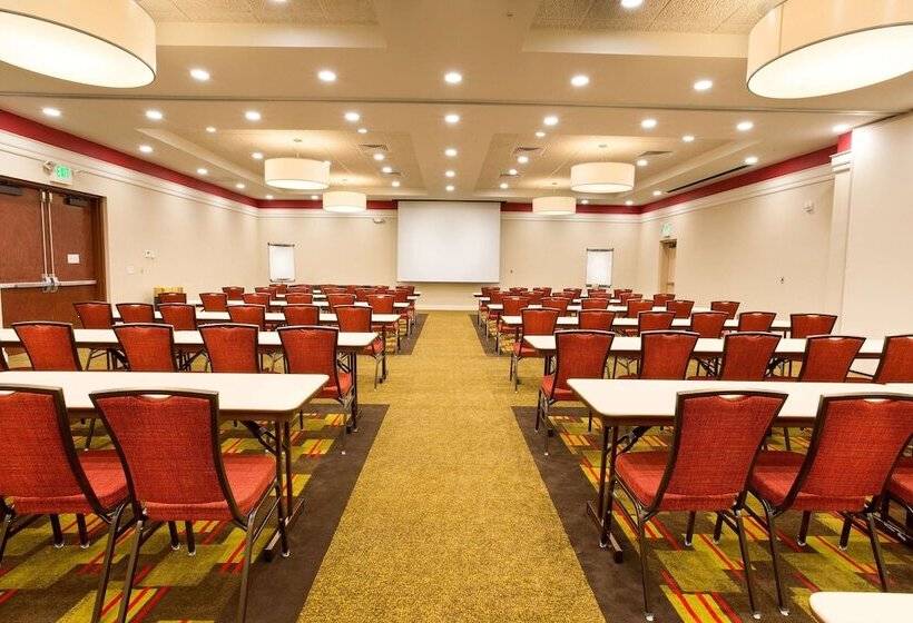 هتل Drury Inn And Suites Denver Central Park