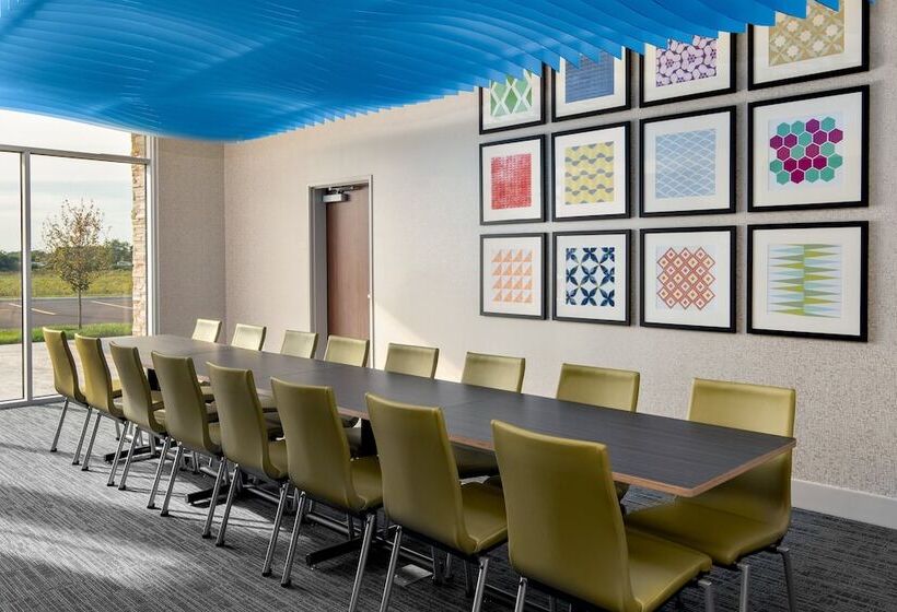 فندق Holiday Inn Express & Suites   Elkhorn   Lake Geneva Area, An Ihg