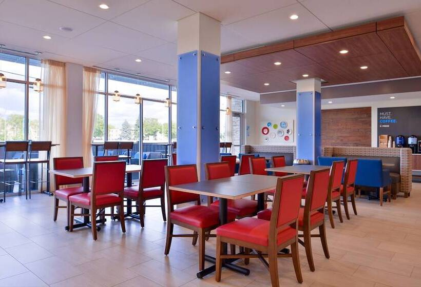 هتل Holiday Inn Express & Suites   Mall Of America   Msp Airport, An Ihg