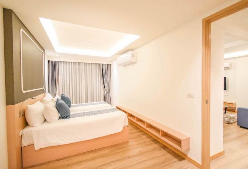 فندق The Aristo Beach Resort
