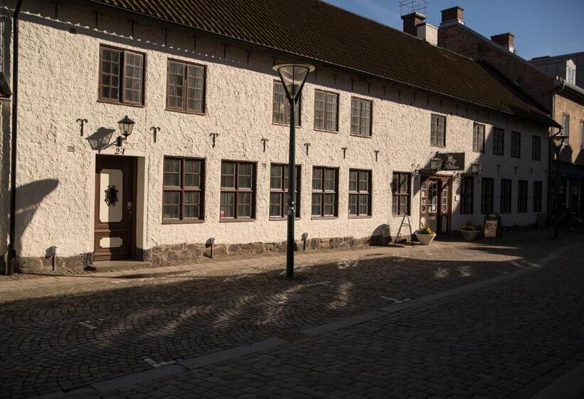 هتل Vardshuset Hwitan