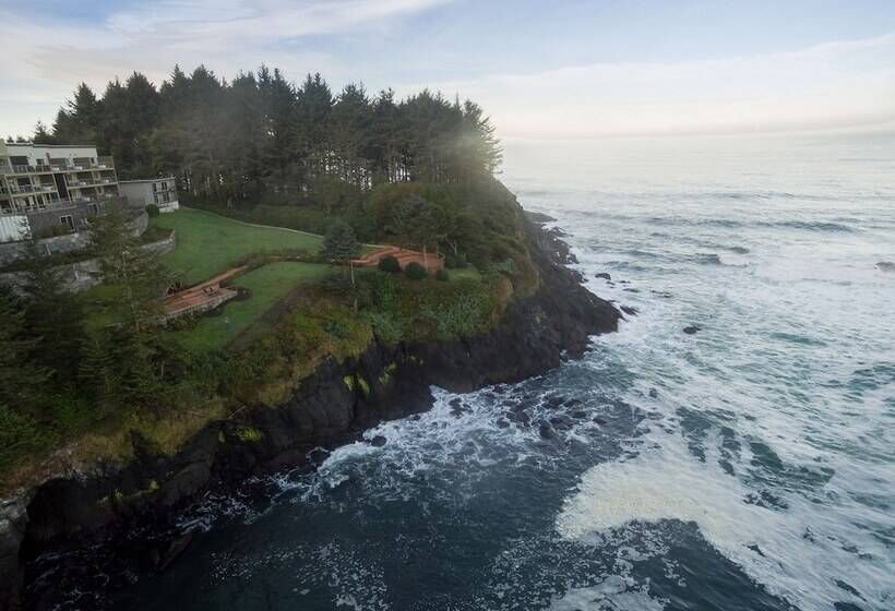 فندق Whale Cove Inn