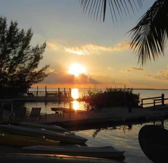 Пансион Coconut Bay Resort   Key Largo