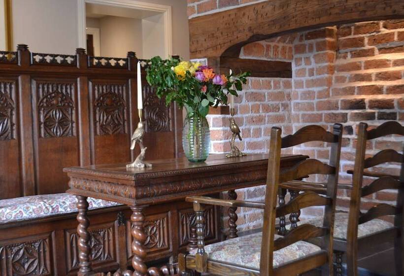 The Nags Head Inn