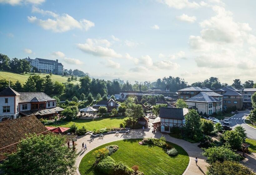 Village Hotel On Biltmore Estate