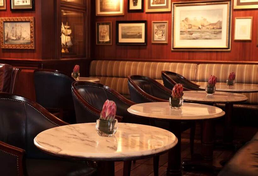 בית מלון כפרי The Table Bay