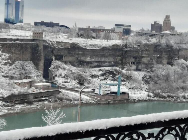 تختخواب و صبحانه Niagara Grandview Boutique
