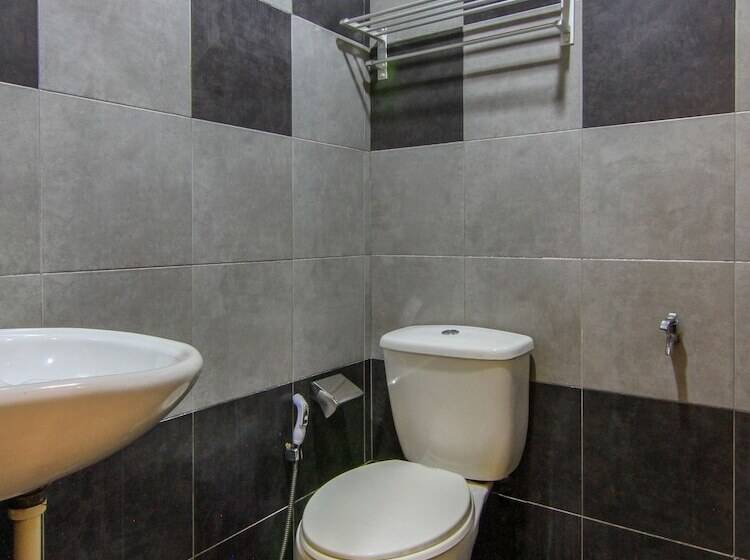 هتل Esplanade By Oyo Rooms
