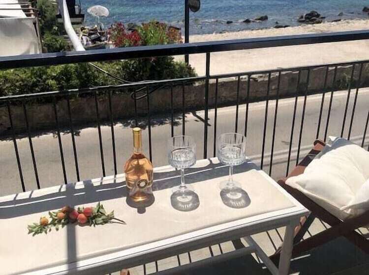 پانسیون Anastasia Studios