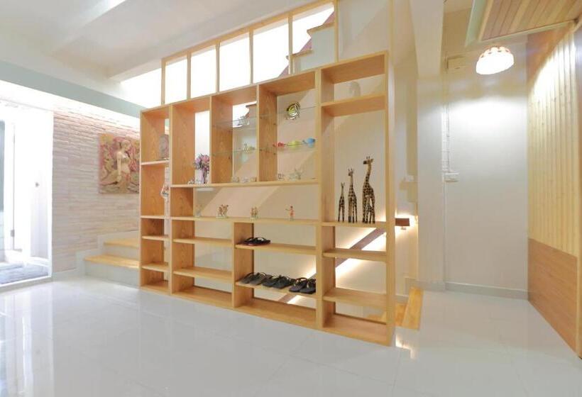 Saen Sabai Hostel