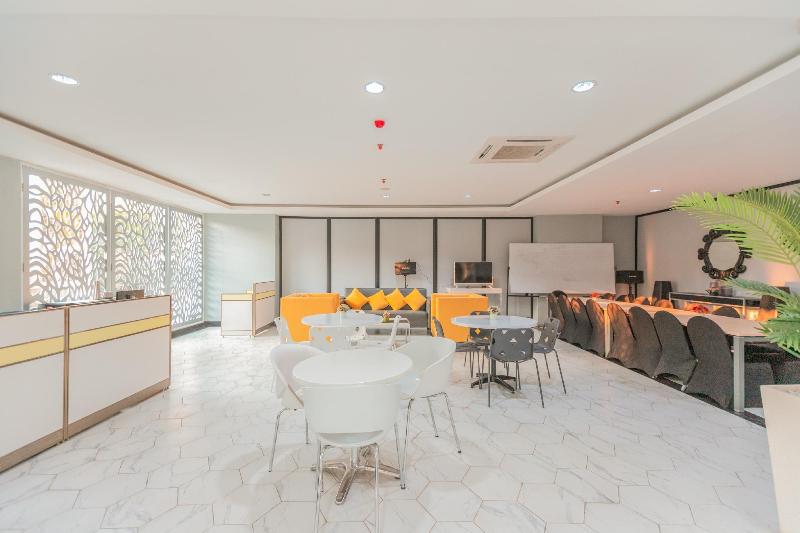 هاستل Flagship 750 Mont Blanc