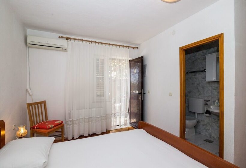 Apartment And Rooms Ruza