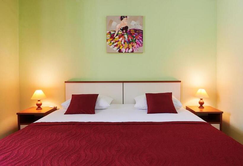 Apartments And Rooms Jare   In Old Town