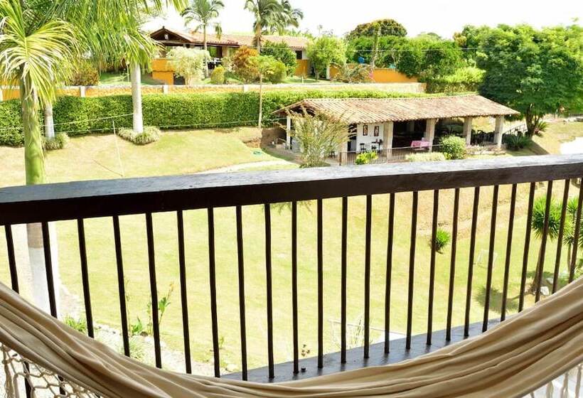 تختخواب و صبحانه Loma Verde Premium