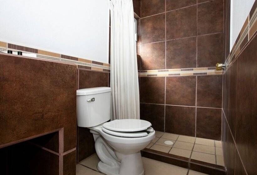 فندق فئة نجمة واحدة Real Cortés