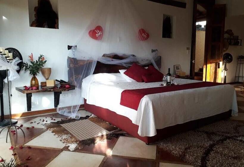 هتل Boutique La Casa Que Canta