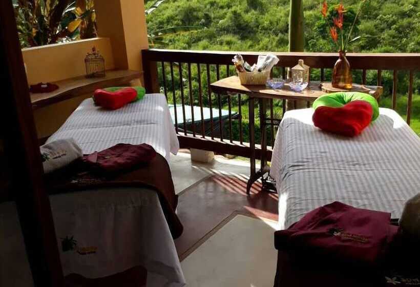 هتل Boutique La Casa Que Canta