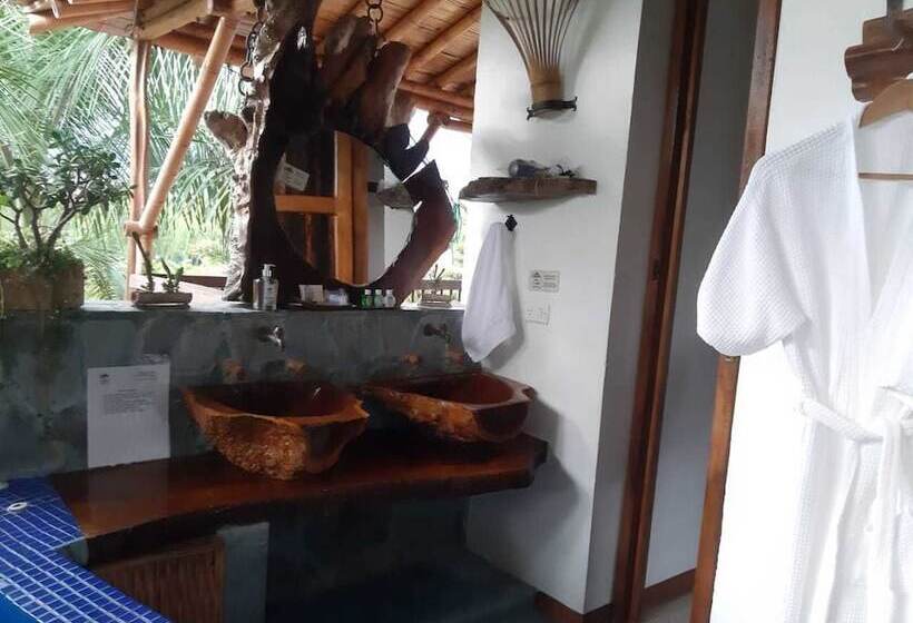 هتل Boutique La Casa Que Canta