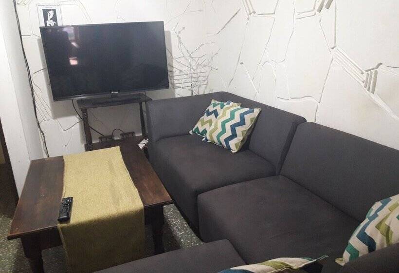 Como En Casa Hostel