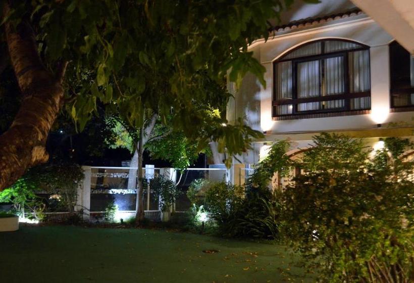 هتل Colonial Gesell