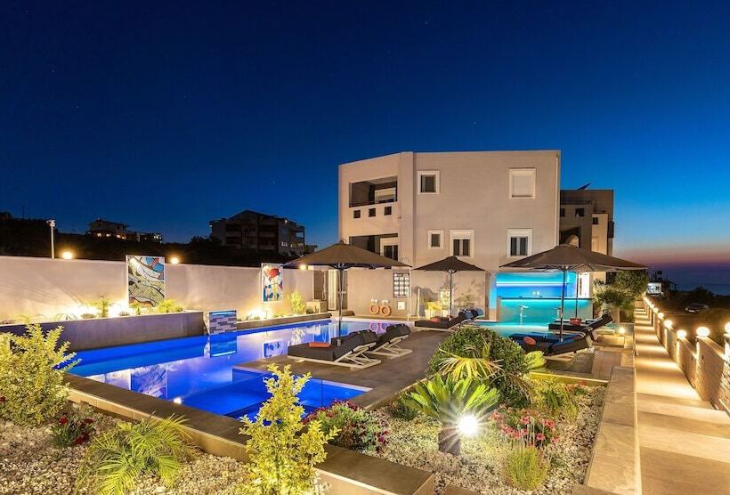 Talos Luxury Suites