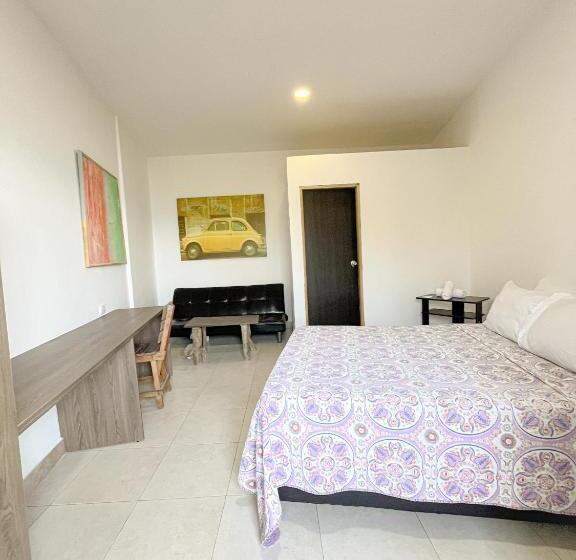 هاستل Tnt Mirador