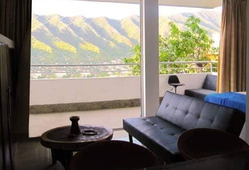 هاستل Tnt Mirador