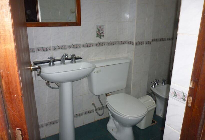 تختخواب و صبحانه Petit Hotel Panambi