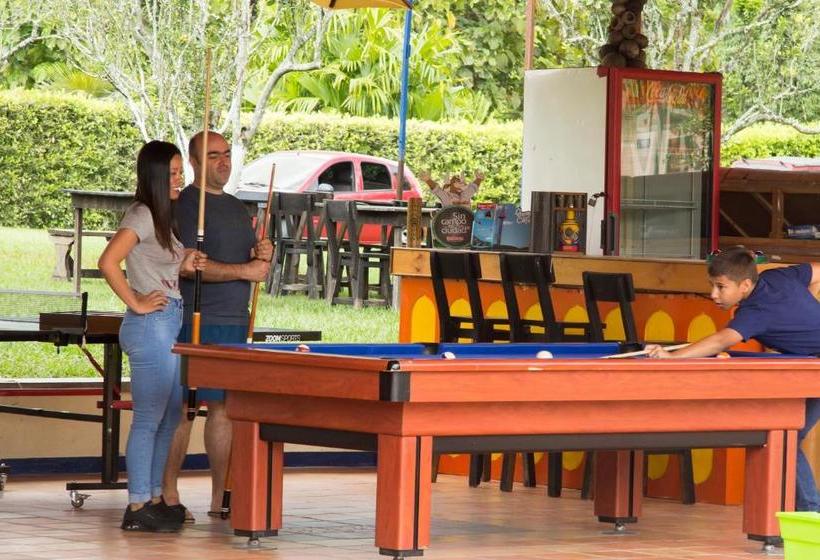 هتل Finca  La Chagrita