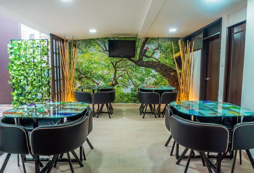 هتل Alamos Del Parque