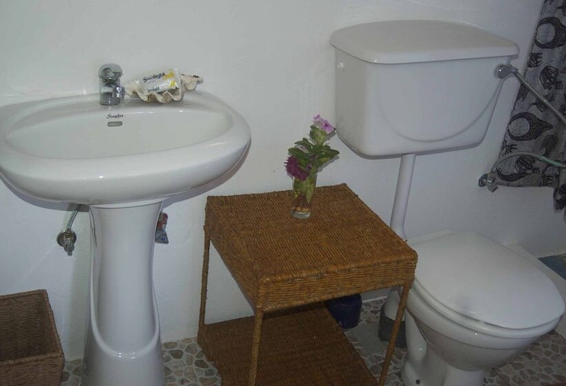 فندق Gamboozini Lodge