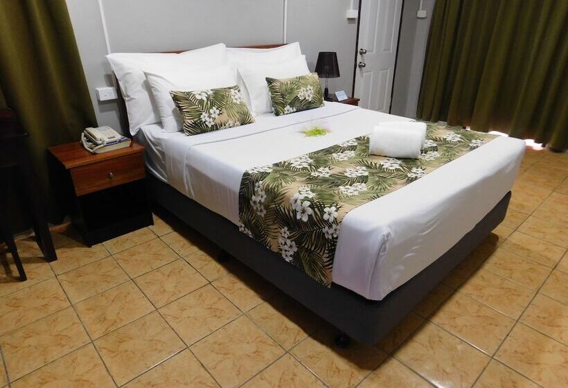 هتل Namolevu Beach Bures