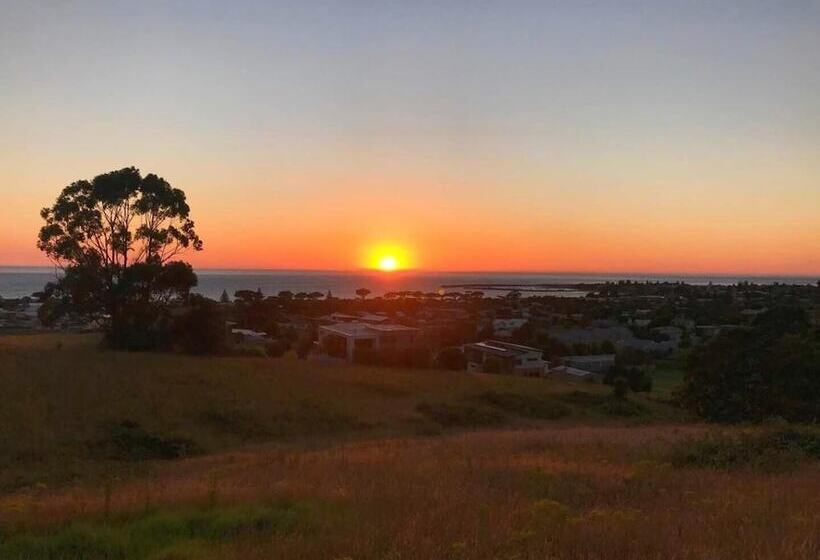 پانسیون Apollo Panorama Guesthouse