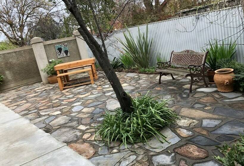 Miriams Cottage