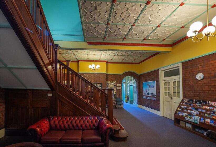 هاستل Yha Newcastle Beach