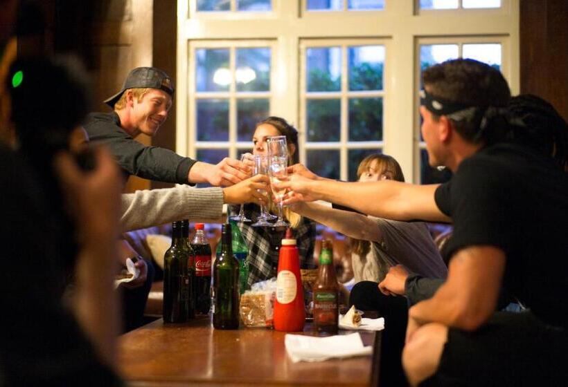 هاستل Yha Newcastle Beach