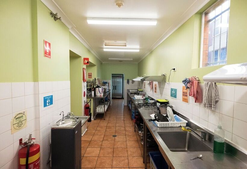 هاستل Yha Newcastle Beach