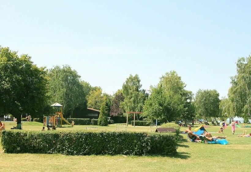호텔 Balatontourist Vadvirág Kemping