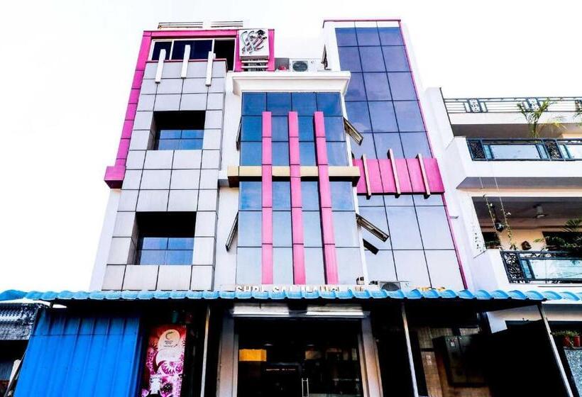 هتل Shri Sai Residency
